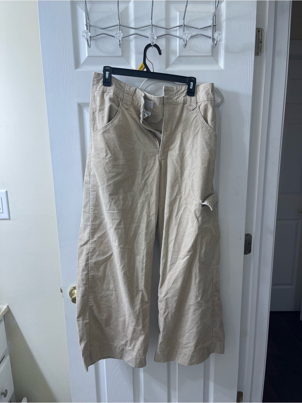 Time and Tru Wide Leg Tan Cargo Pants